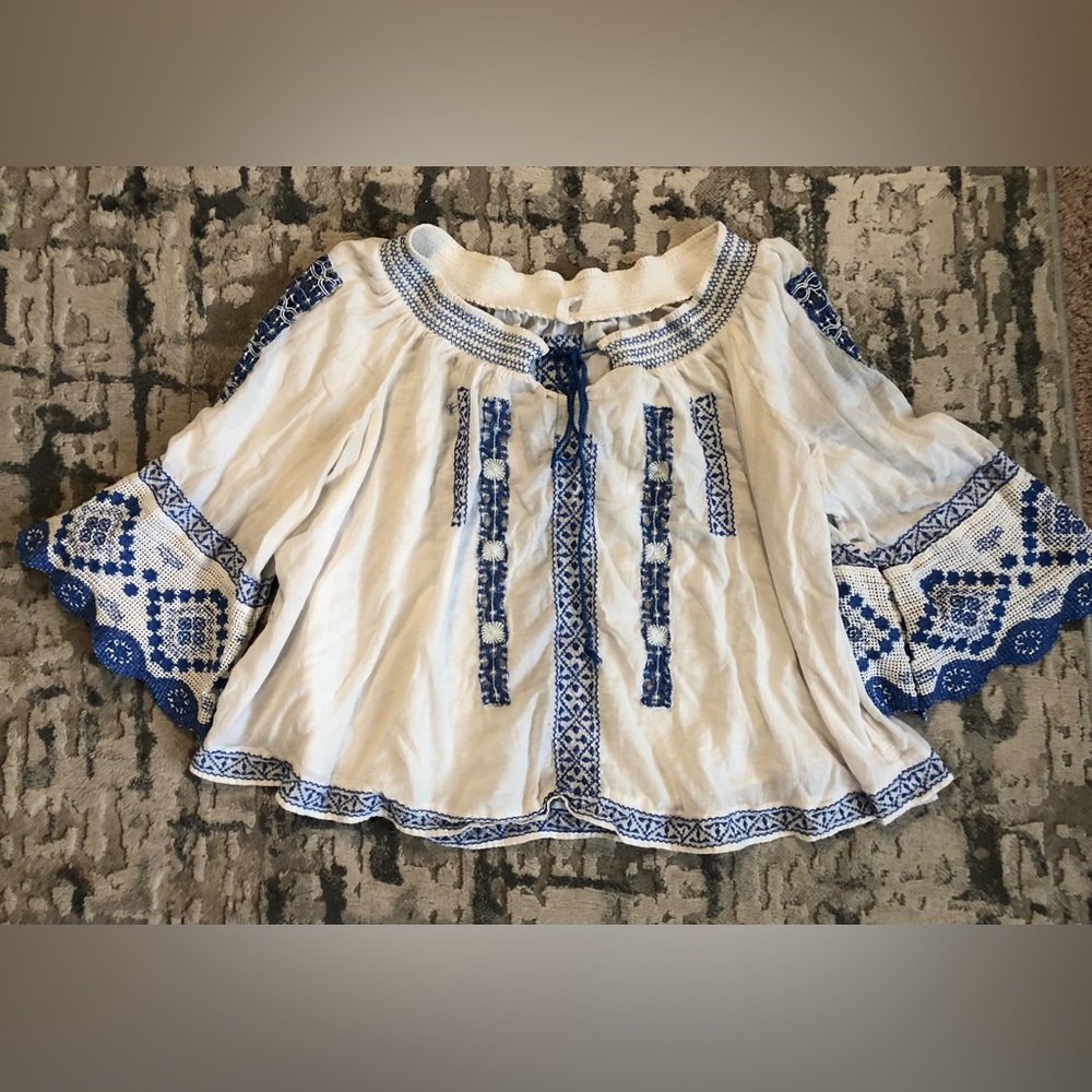 Free People Embroidered Tunic Blouse White Blue Women’s Large Knit Sleeve